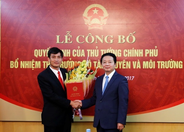 Bộ trưởng Bộ TN&MT Trần Hồng Hà đã trao quyết định của Thủ tướng bổ nhiệm ông Trần Quý Kiên