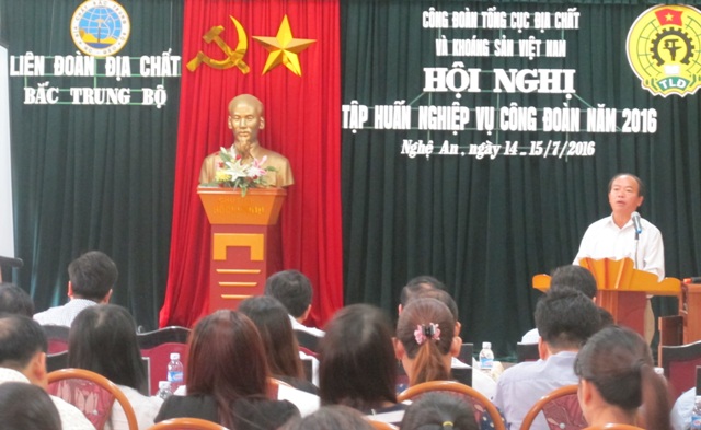 Chủ tịch Công đoàn Tổng cục Lê Hồng Thái phát biểu khai mạc Hội nghị